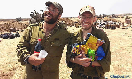 Cold drinks and snack foods bring relief to the Israel Defense Forces.