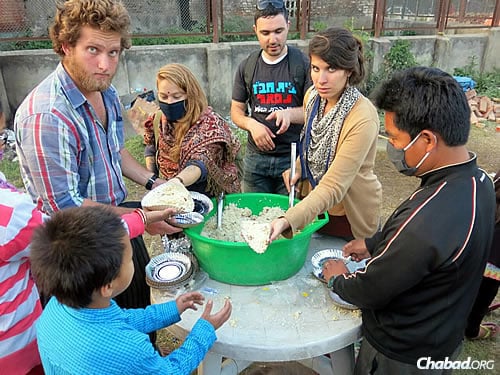 The volunteers, many of them young Israelis, felt empowered at being able to help. (Photo: David Karsenty/Chabad of Nepal)