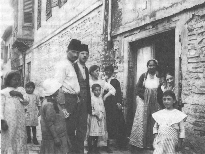 A large and lively Sepharadic community once lived in Salonica, Greece.
