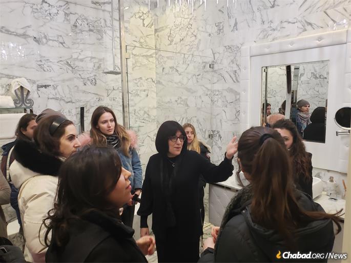 Women were given a tour of the mikvah. (Photo: Tzemach Feller)