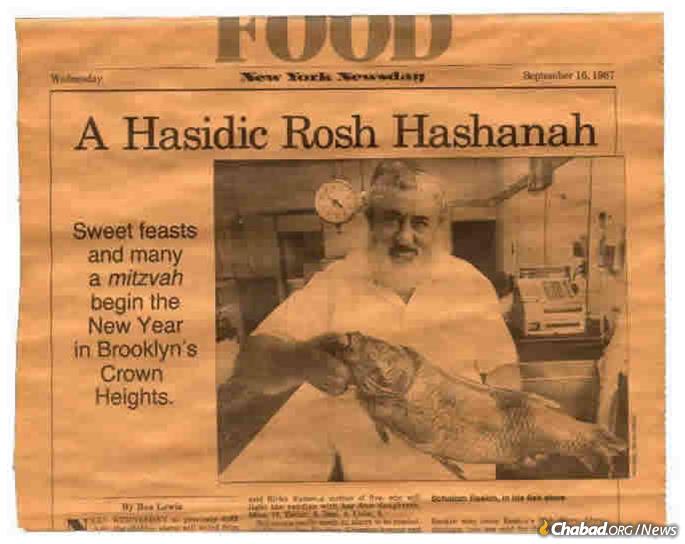 Raskin strikes his familiar pose in âNewsday,â pre-Rosh Hashanah 1987.