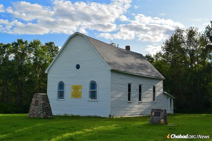 Appearing out of nowhere on the side of a dirt road in Edenbridge was the shul, today the oldest standing synagogue in Saskatchewan.