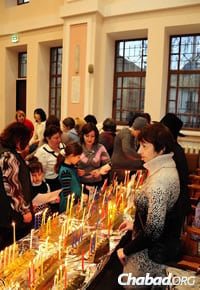 Lighting Chanukah candles at the Shabbaton