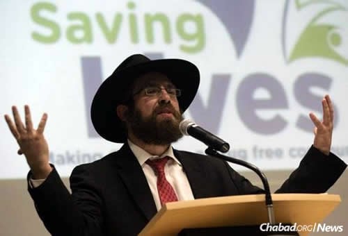 El rabino Aryeh Lang, director del Centro Judío Chabad de Camarillo, California.